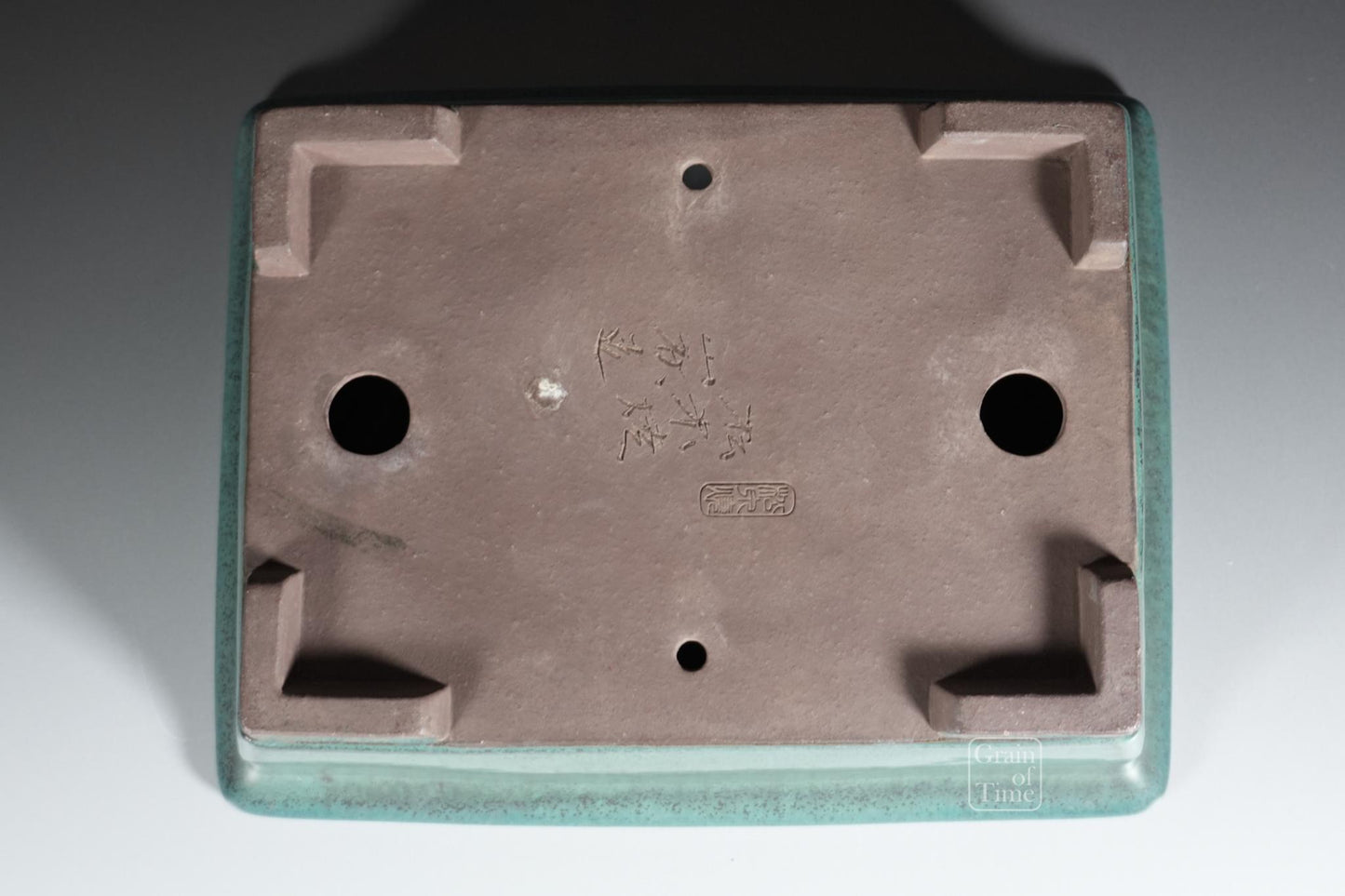 24968: Yamaaki (Tokoname) 3rd Gen - Green Rectangle - 12⅜ in (32cm)