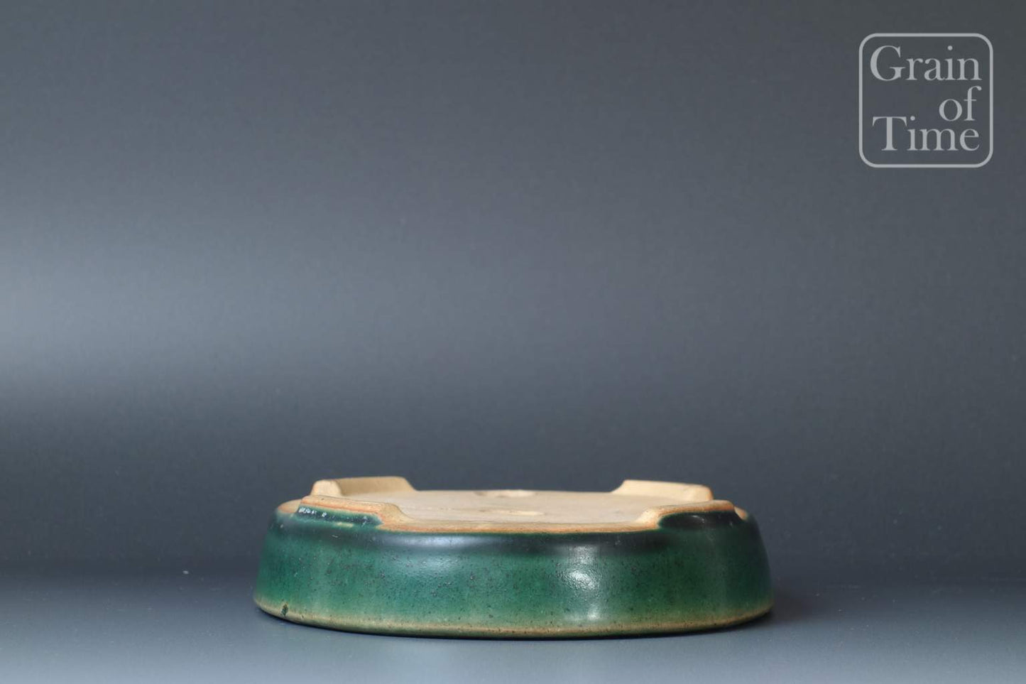 Ikkou (Tokoname) - Oribe green Oval - 6¾ in (17cm)