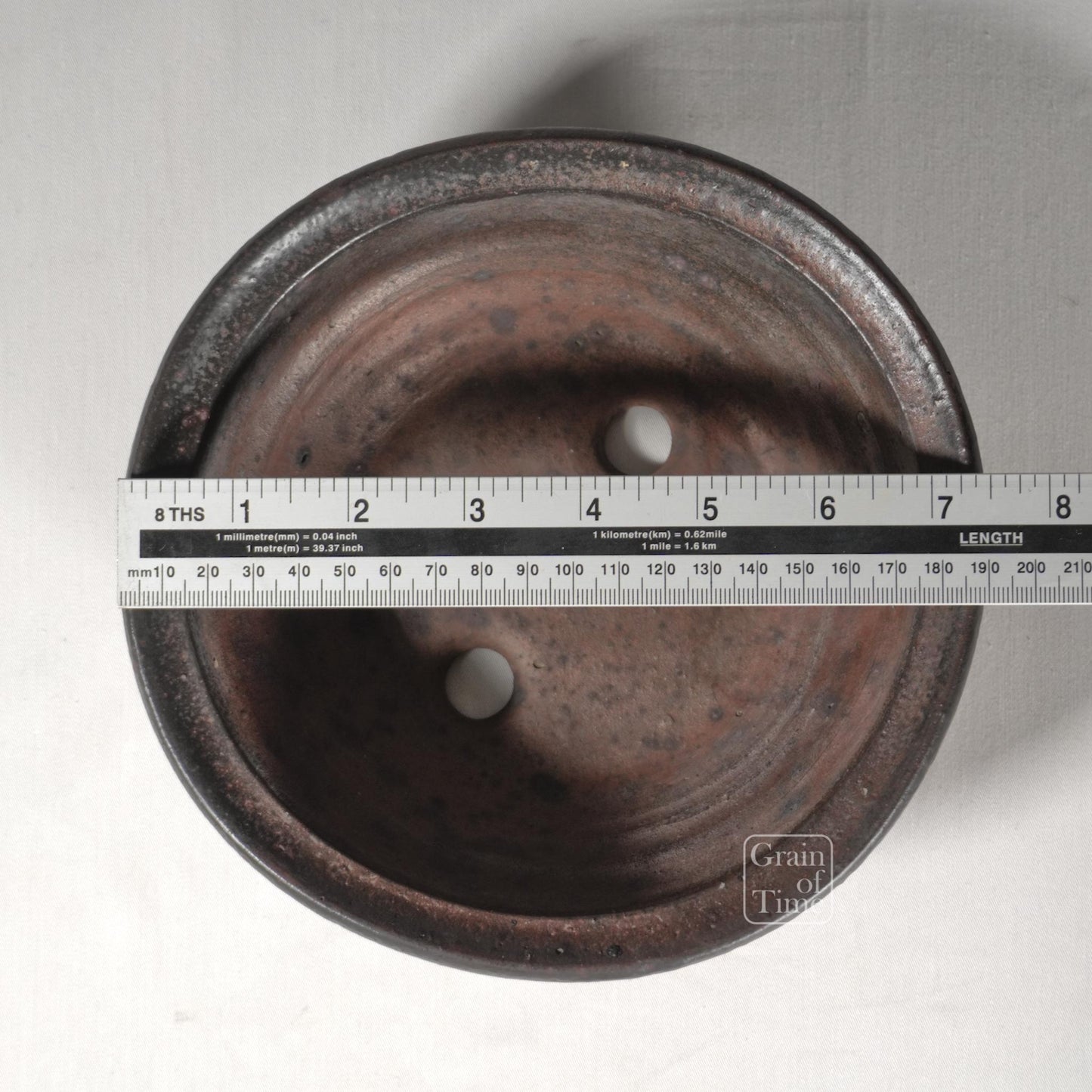 25047: Matsushita (Tokoname) - Round - 7½ in (19cm)