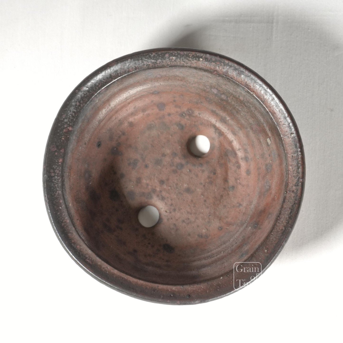 25047: Matsushita (Tokoname) - Round - 7½ in (19cm)