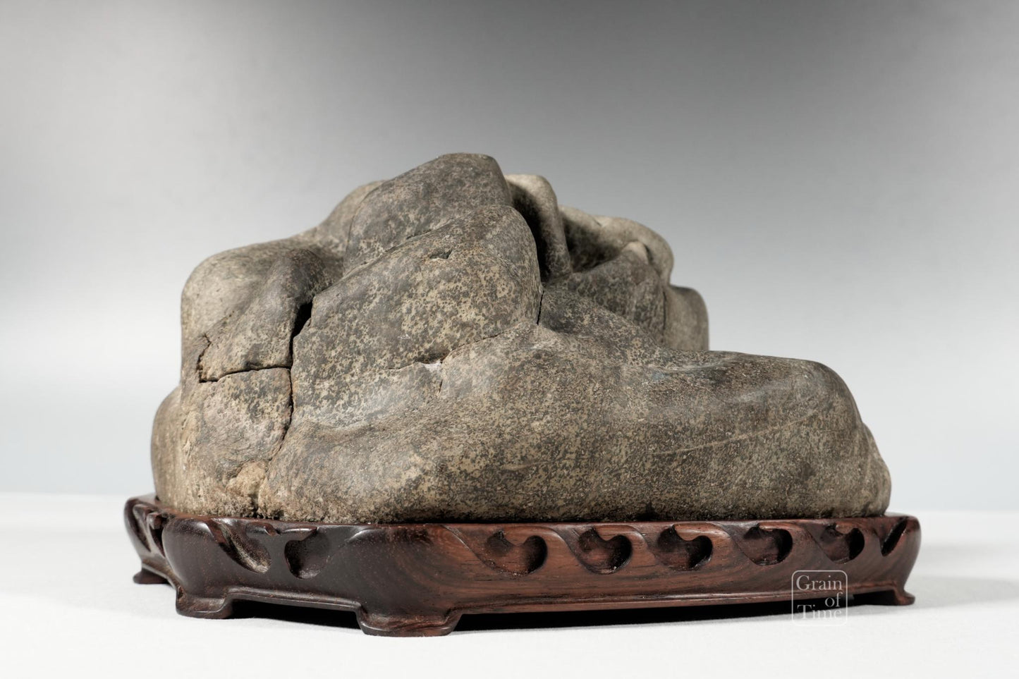 24967: Chinese Viewing Stone / Suiseki - 10⅝ in (27cm)