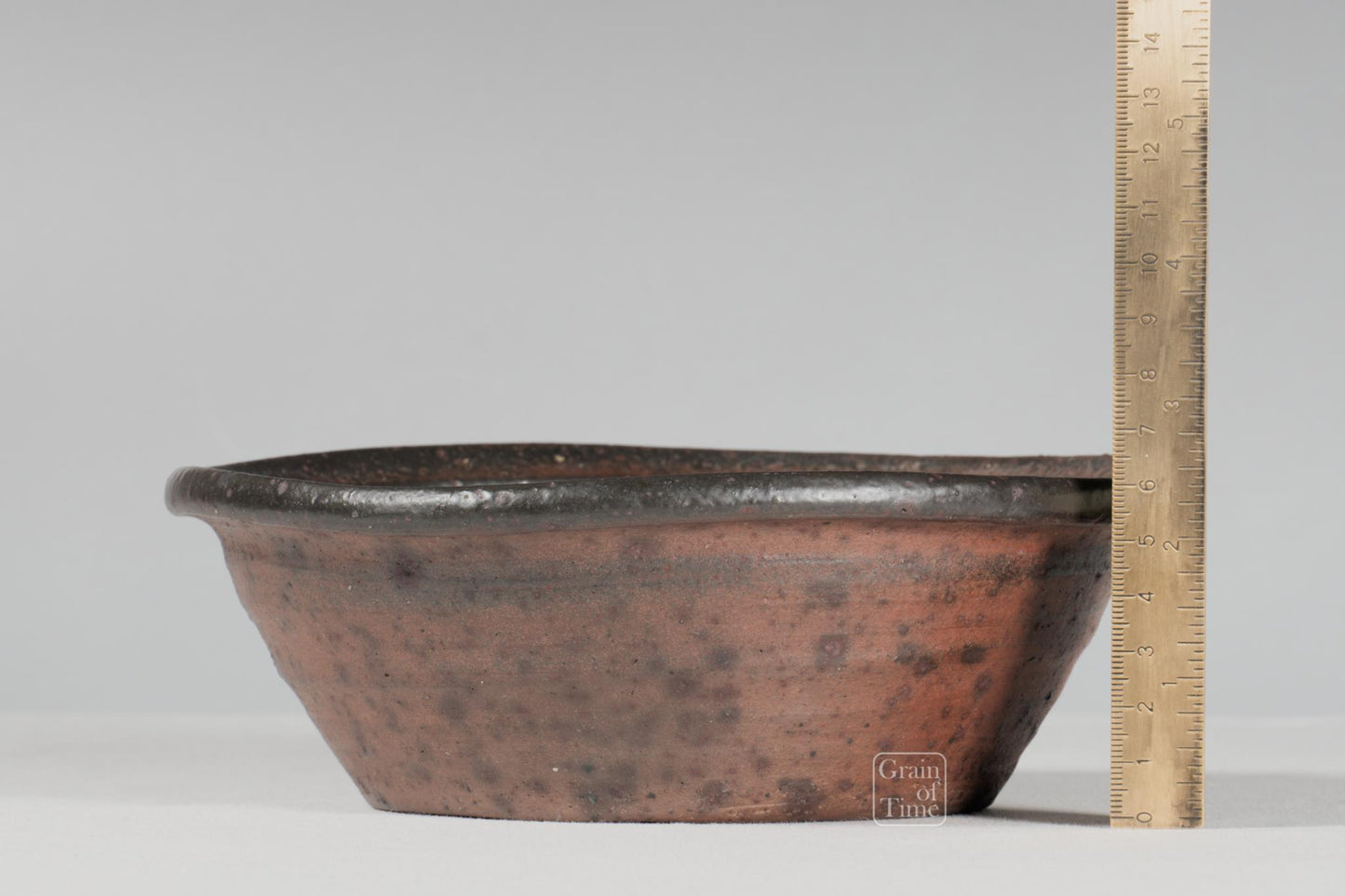 25047: Matsushita (Tokoname) - Round - 7½ in (19cm)