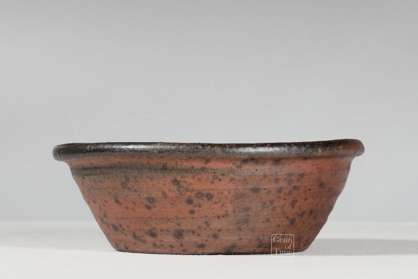 25047: Matsushita (Tokoname) - Round - 7½ in (19cm)