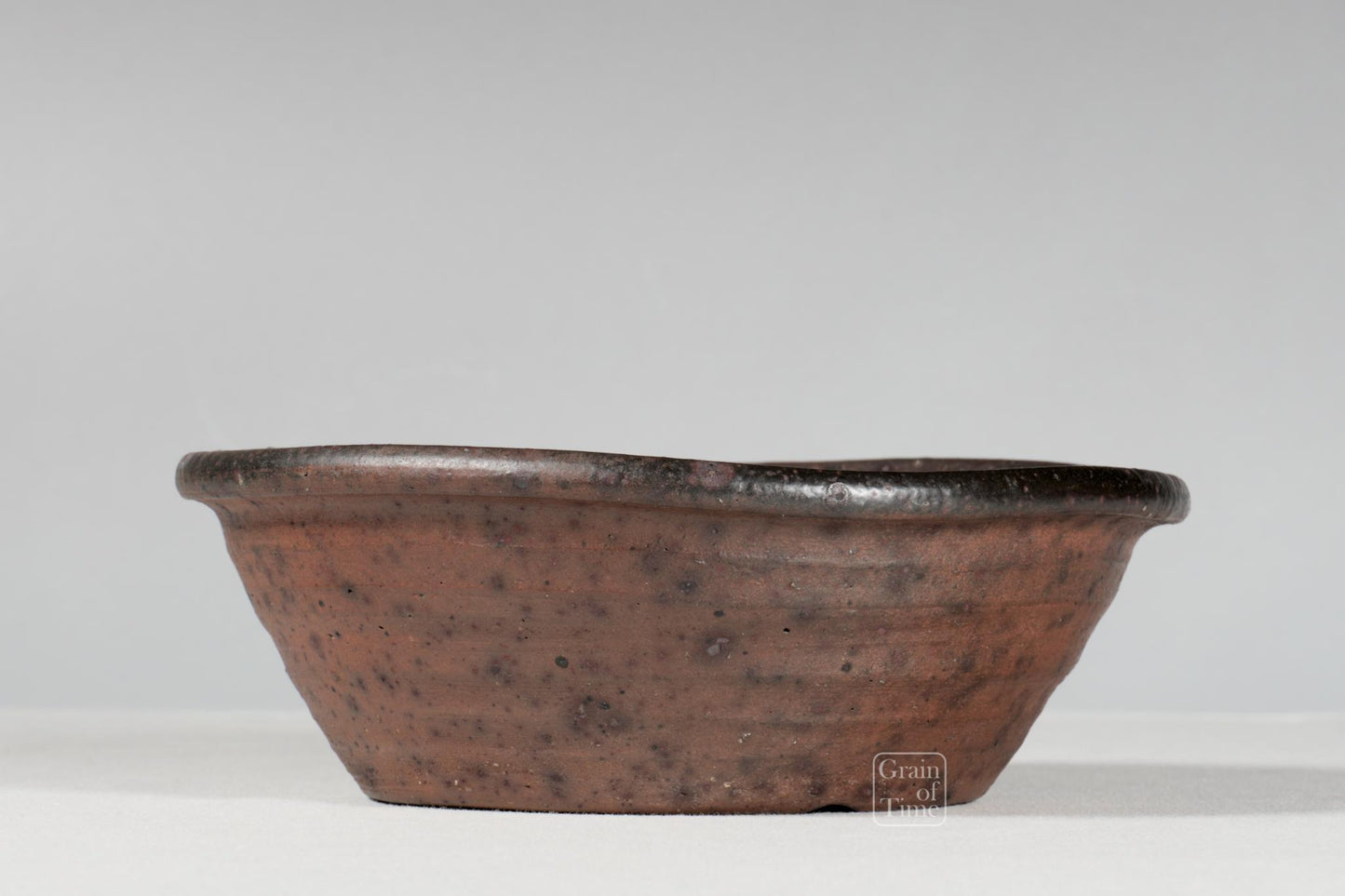 25047: Matsushita (Tokoname) - Round - 7½ in (19cm)