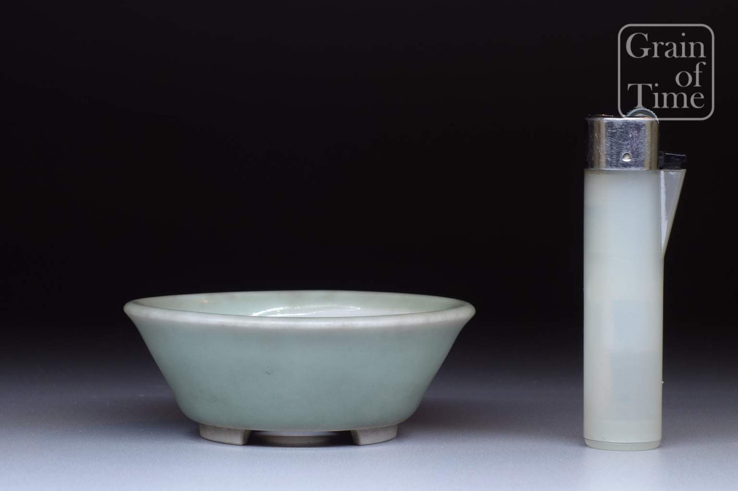 Banko Shunzan - Celadon glazed Round w/box - 84mm