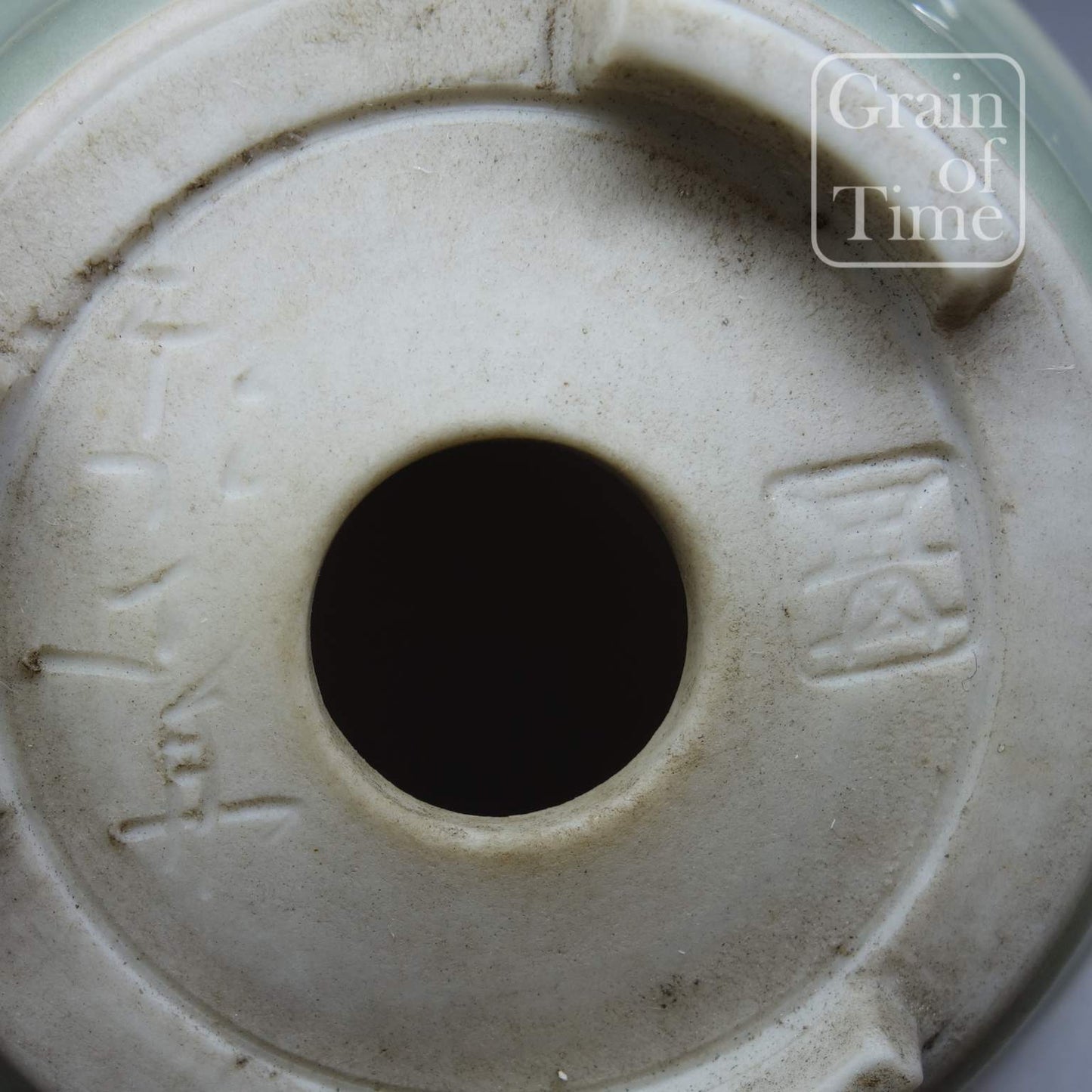 Banko Shunzan - Celadon glazed Round w/box - 84mm