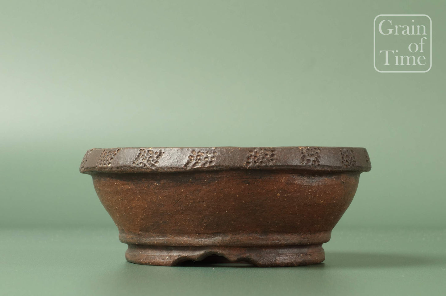 Fusyu / Tomifune (Tokoname) - Unglazed Round - 4¼ in (10cm)