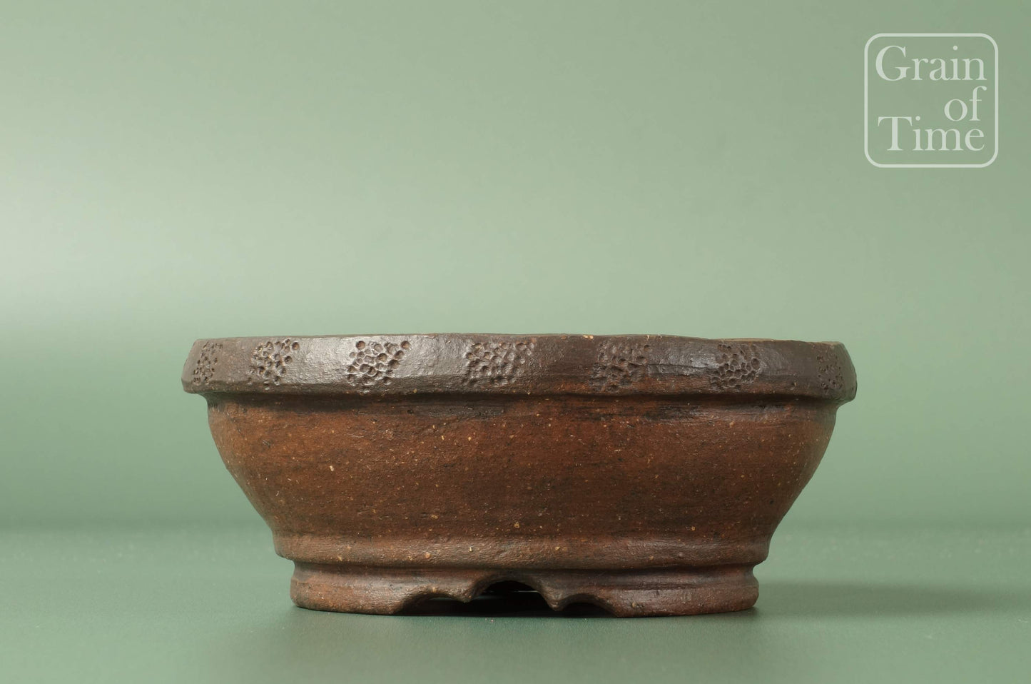 Fusyu / Tomifune (Tokoname) - Unglazed Round - 4¼ in (10cm)