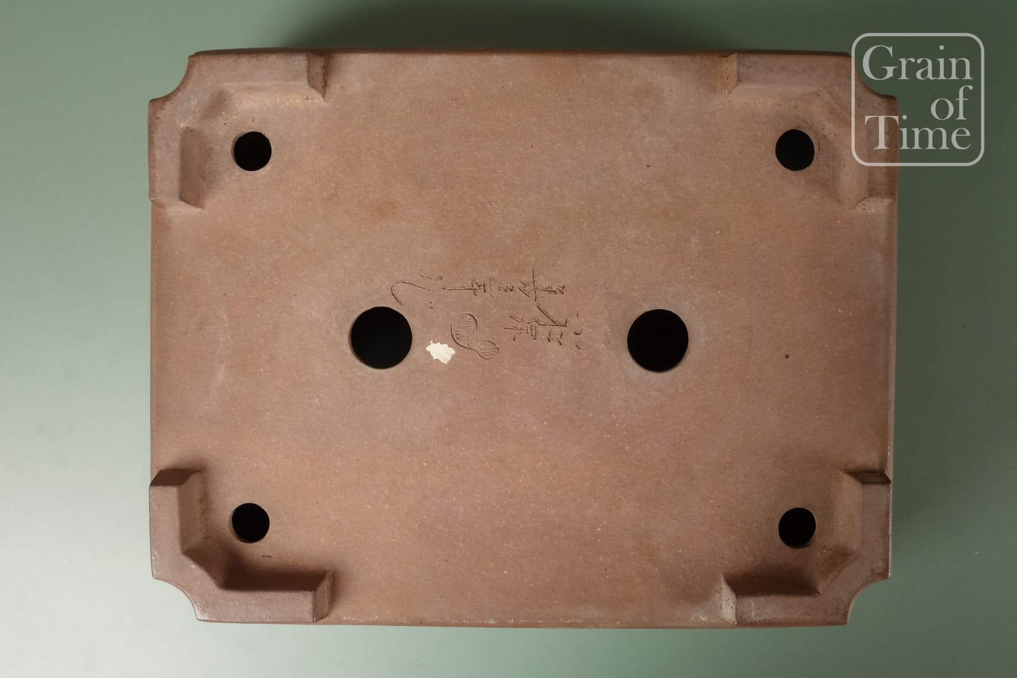 Yamaaki (2nd Gen. Koshosen) - Unglazed Rectangle - 14¾ in (38cm)