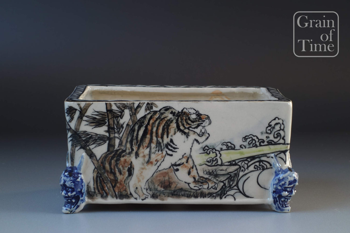 Toho - Dragon & Tiger Rectangle - 5⅛ in (13cm)