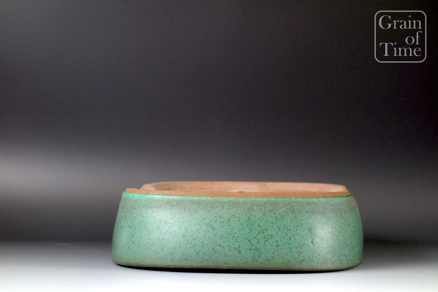 Yamafusa /Sanbo (Tokoname) - Green Rounded Rectangle - 13⅝ in (35cm)