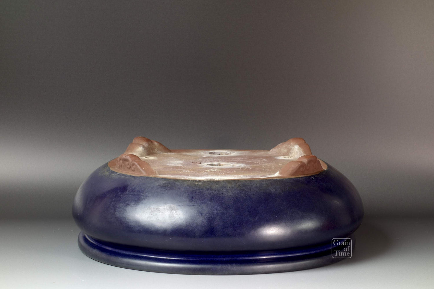 24341: Yamaaki (Tokoname) 3rd Gen - Ruri Blue Bag Oval - 13¾ in (35cm)