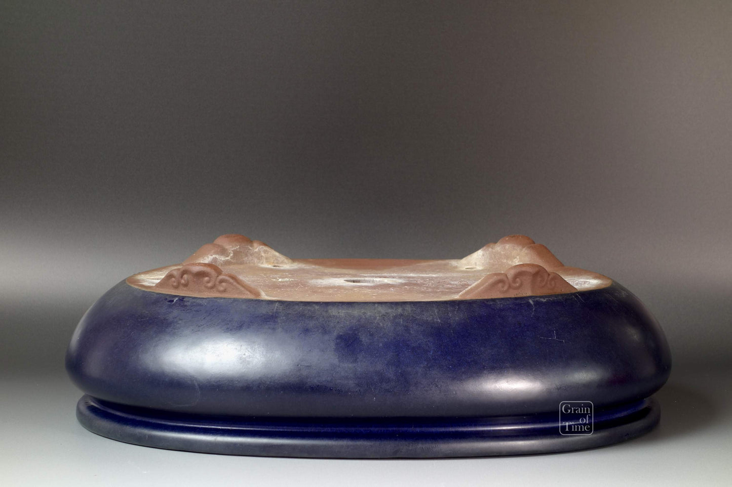 24341: Yamaaki (Tokoname) 3rd Gen - Ruri Blue Bag Oval - 13¾ in (35cm)