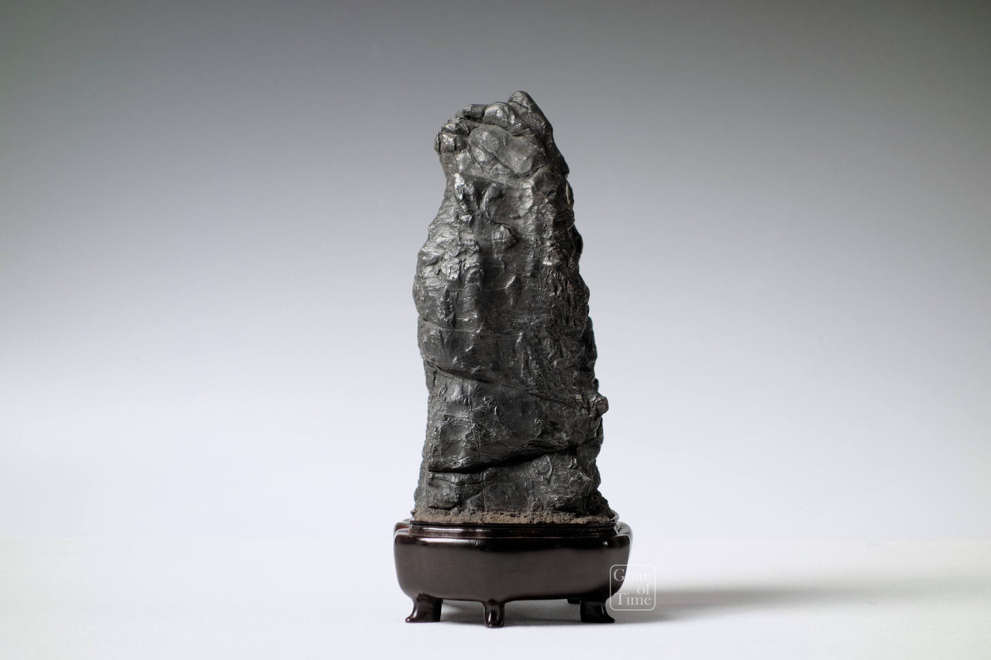 24537 - Furuya Waterfall Suiseki 9⅞ in - 25cm (tall)